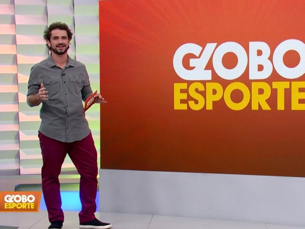 Felipe Andreoli comanda o programa Globo Esporte São Paulo (Foto: Reprodução, Globo)