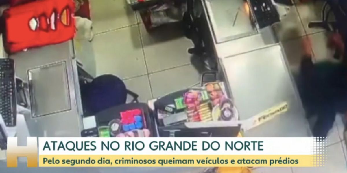 César Tralli fica revoltado com notícia sobre ataques no Rio Grande do Norte (Foto: Reprodução / Jornal Hoje da Globo)