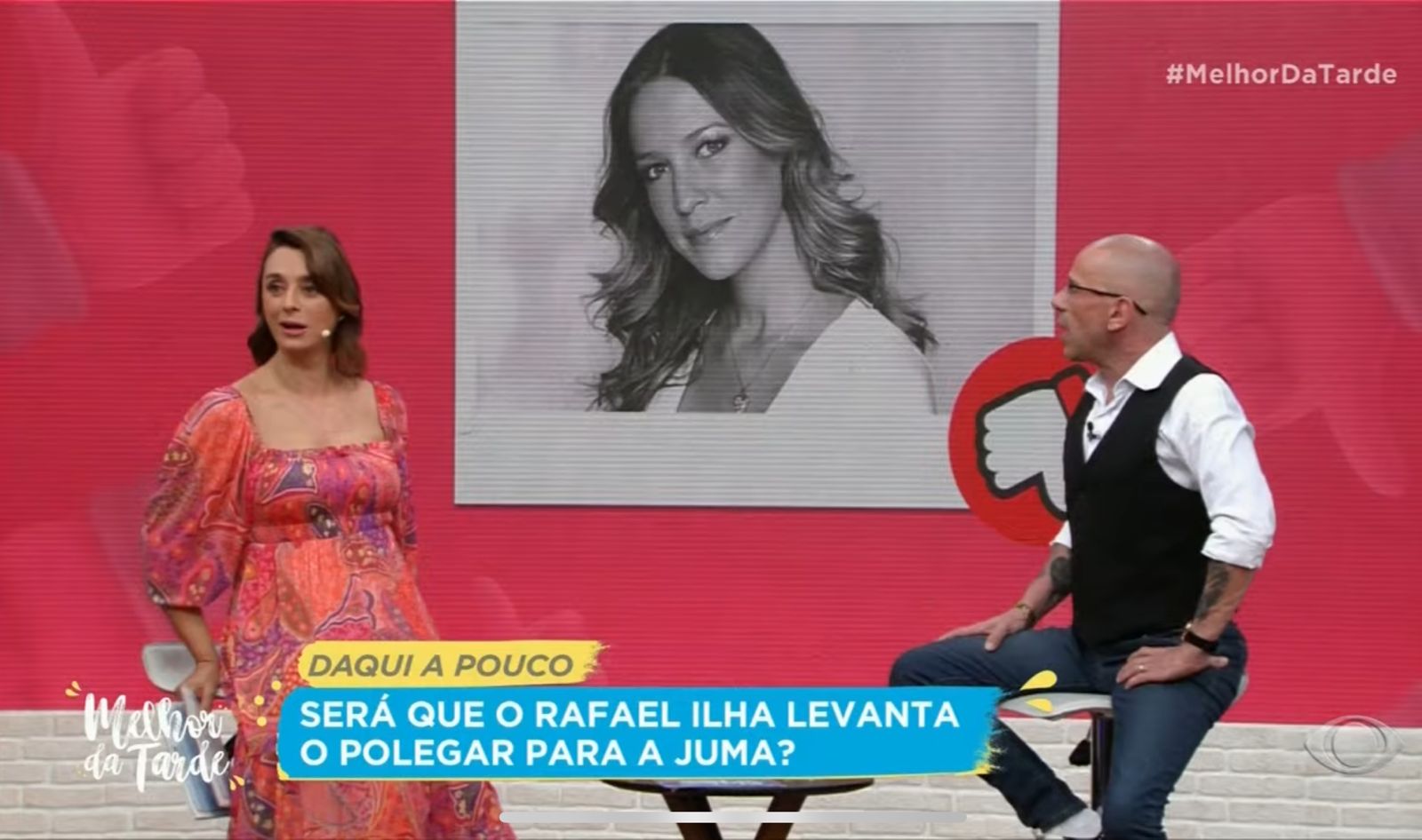 No programa Melhor da Tarde, Catia Fonseca quase cai da cadeira ao se deparar com famoso detonando atriz da Globo, na Band - Foto Reprodução Band