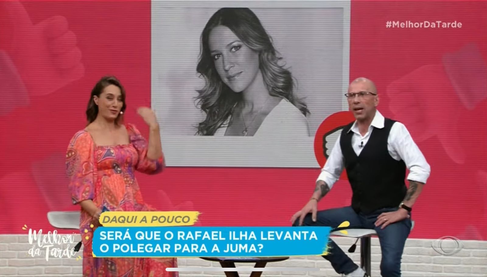 No programa Melhor da Tarde, Catia Fonseca quase cai da cadeira ao se deparar com famoso detonando atriz da Globo, na Band - Foto Reprodução Band