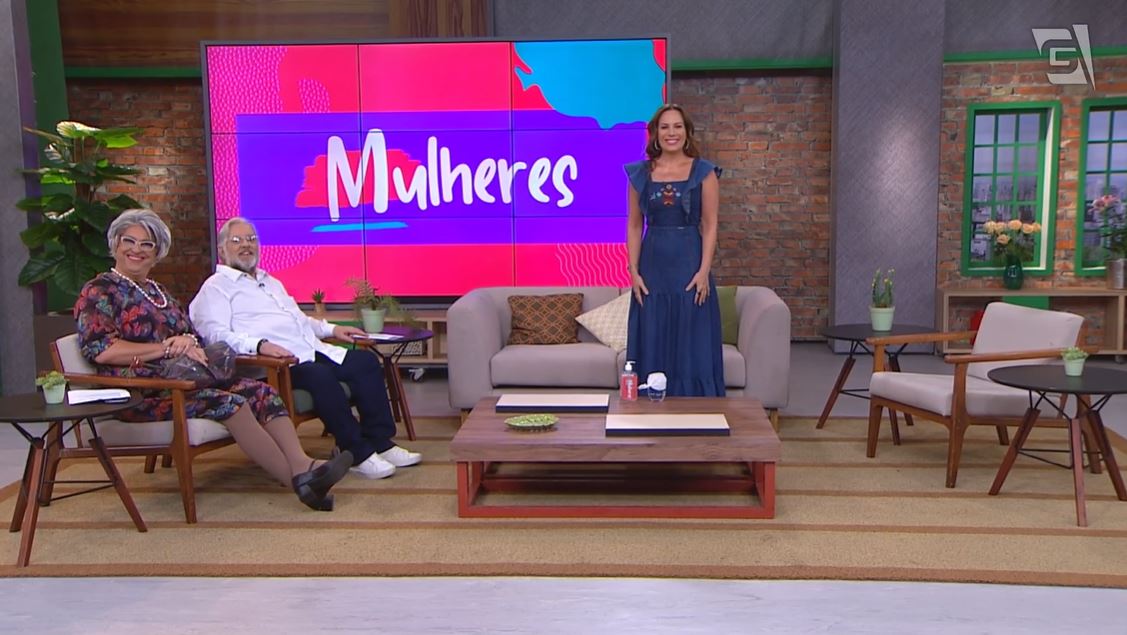 Regina Volpato e seus colunistas, Leão Lobo e a Tia, no programa “Mulheres”, da TV Gazeta - Foto Reprodução Tv Gazeta