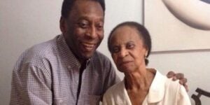 Rei Pelé e sua mãe Dona Celeste - Foto Reprodução Internet