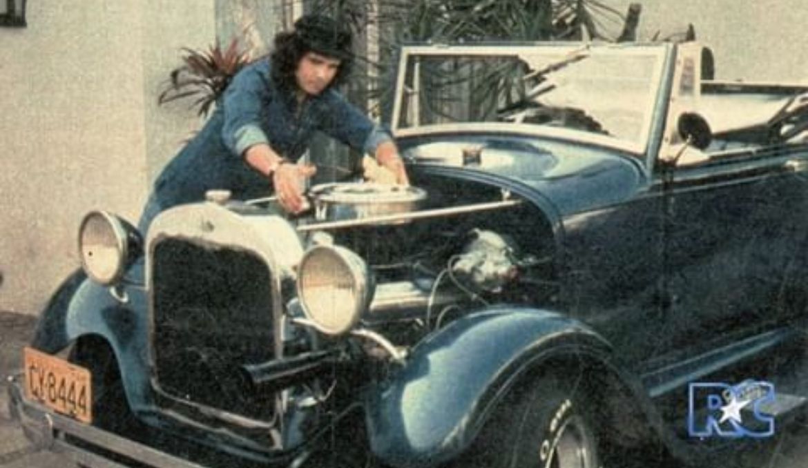 Roberto Carlos publica clique raro de uma foto de virou notícia no ano de 1966 - Foto Reprodução Instagram
