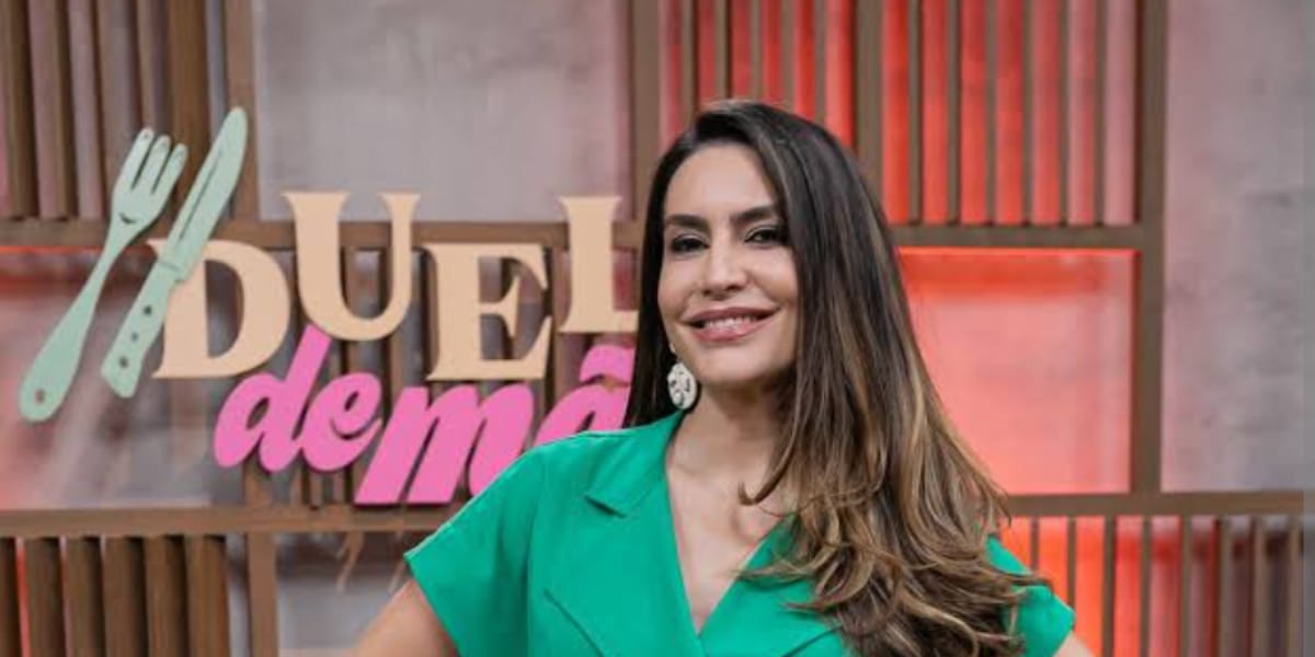 Ticiana Villas Boas no comando do Duelo de Mães (Reprodução: Band)