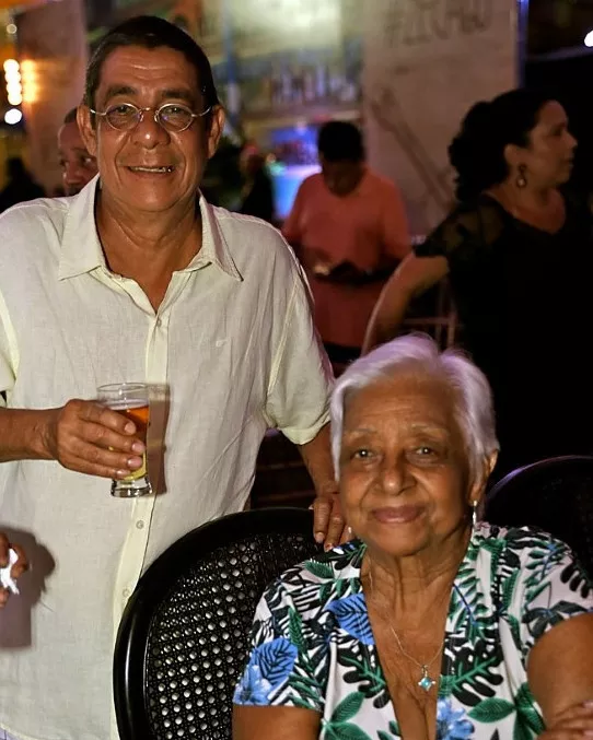 Zeca Pagodinho com a mãe, Dona Neia - Foto Reprodução G1