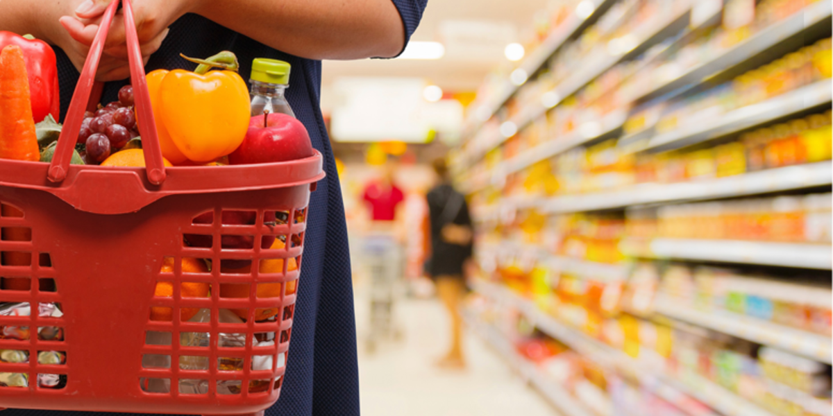 Poder de compra do brasileiro está reduzido por conta da alta inflação e a pandemia só piorou o que já estava ruim, fazendo com que a alimentação também seja um fator prejudicado (Foto Reprodução/Internet)