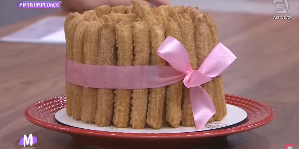 Bolo de churros feito no programa Mulheres, de Regina Volpato