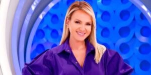 Eliana ainda contratada de Silvio Santos no SBT (Foto: Reprodução)