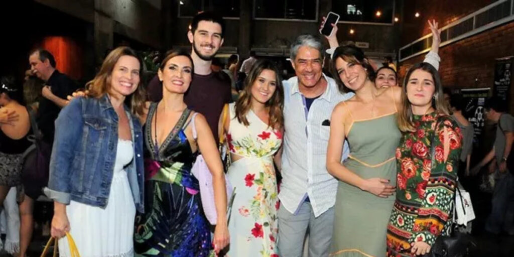 William Bonner, Fátima Bernardes, Natasha Dantas e seus três filhos (Foto Reprodução/AG News)