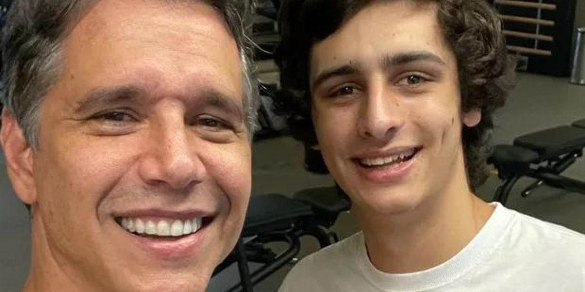 O ex-apresentador da Globo, com o filho, Pedro (Foto: Reprodução/Redes sociais)