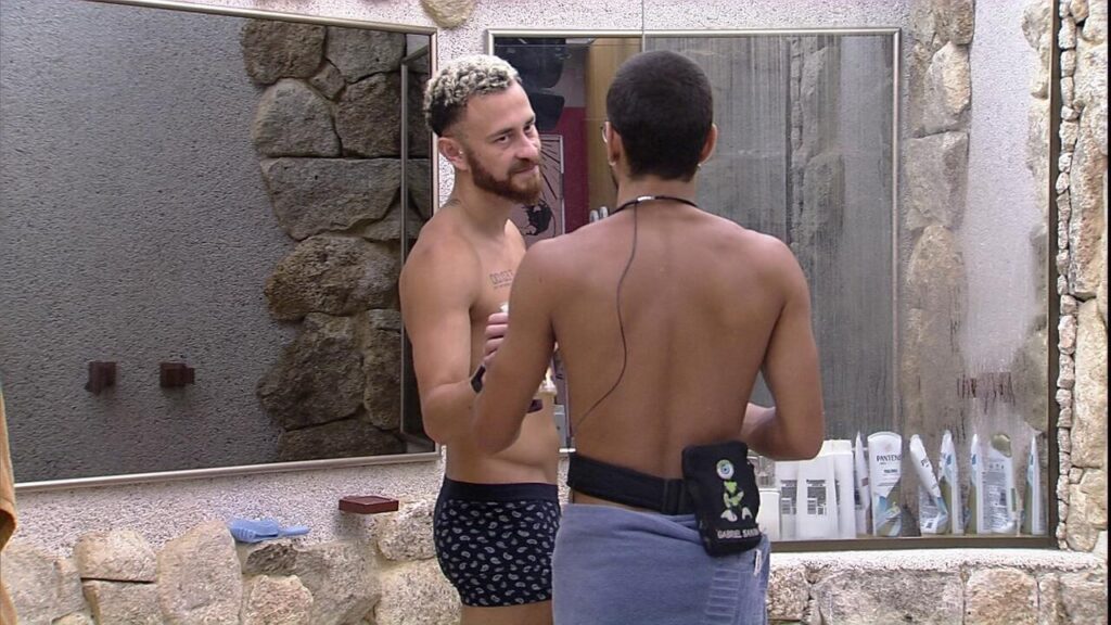 Em conversa com Gabriel, Fred acaba relvando segredos (Foto: Reprodução, Globo)