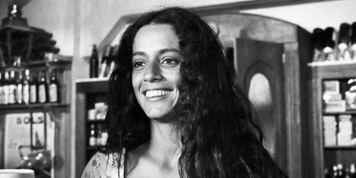 A primeira "Gabriela", exibida pela Globo em 1975, estrelada por Sônia Braga)