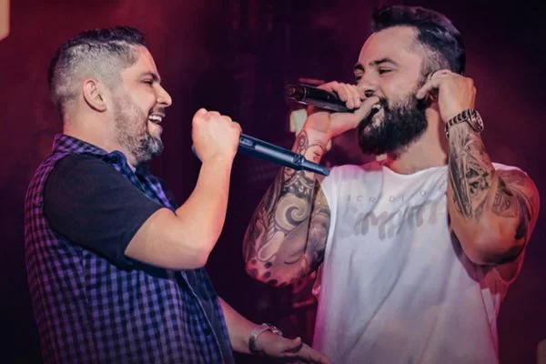 Jorge e Mateus começaram de forma despretensiosa e hoje estão no ranking das duplas mais bem pagas do meio sertanejo (Foto Rerodução/Internet)