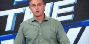 Imagem do post Urgente: Luciano Huck paralisa o Domingão e abalado confirma morte no programa: “Nos deixou”