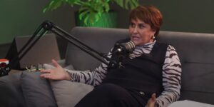 Márcia Fernandes esteve no Pod É Nosso (Foto: Reprodução / YouTube)