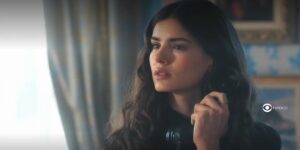 Marê (Camila Queiroz) em Amor Perfeito (Foto: Reprodução / Globo)