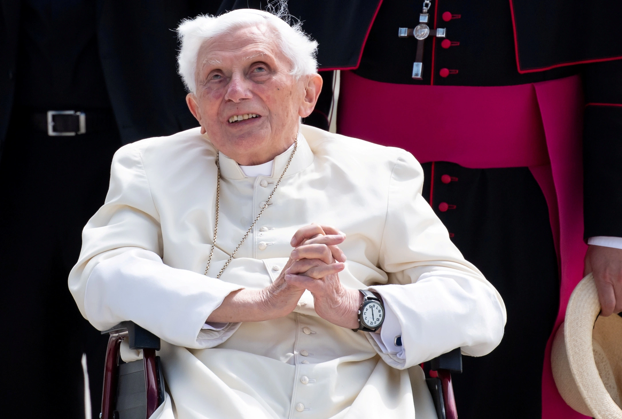 Papa Emérito Bento XVI deixou herança para os primos  (Foto: Reprodução)