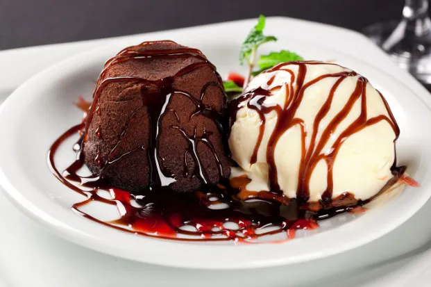 Petit Gateau é um doce maravilhoso e aqui temos uma receita que você não pode fazer (Foto: Reprodução)