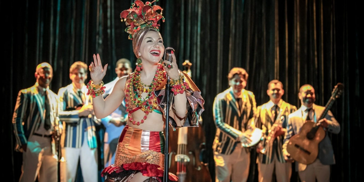 Priscilla Alcântara como Carmen Miranda em "Amor Perfeito" (Foto: Divulgação/TV Globo)