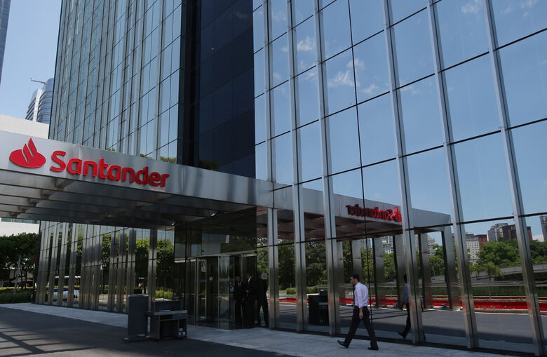 O banco Santander é um banco espanhol e já está a alguns anos no Brasil (Foto Reprodução/Internet)