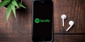 Imagem do post Aumento da noite pro dia: Spotify acaba de emitir comunicado que cai como uma bomba para os assinantes