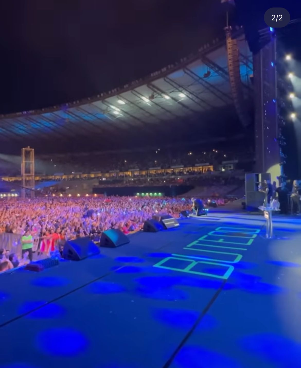 Em meio à multidão, Eduardo Costa não se contem em cima do palco de Gusttavo Lima, e expõe situação - Foto Reprodução Instagram