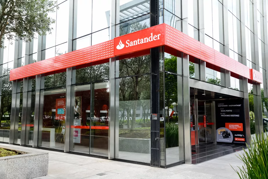 Fachada do Banco Santander - Foto Reprodução Internet