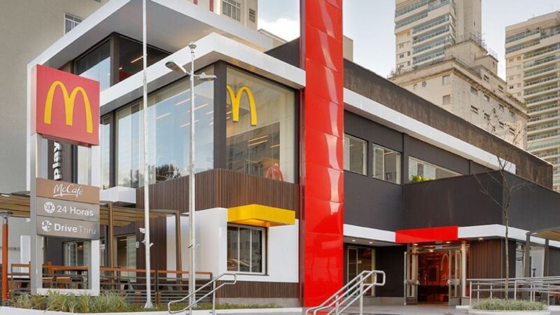 McDonald's is going through a period of restructuring (Photo: Reproduction/McDonald's website)