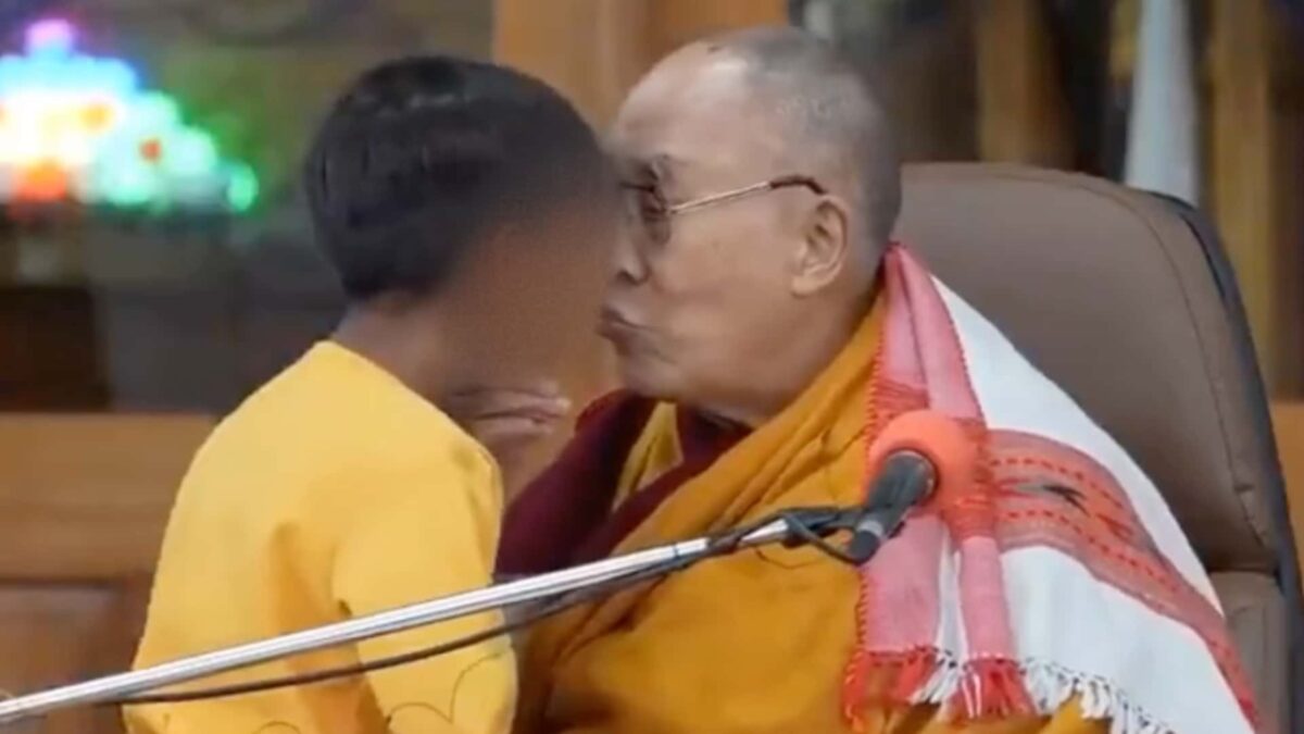 Print do vídeo polêmico de Dalai Lama - Foto Reprodução Internet
