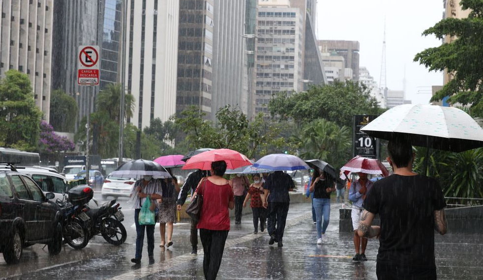 Feriado terá chuva e queda de temperatura garantida segundo meteorologistas (Foto Reprodução/Internet)