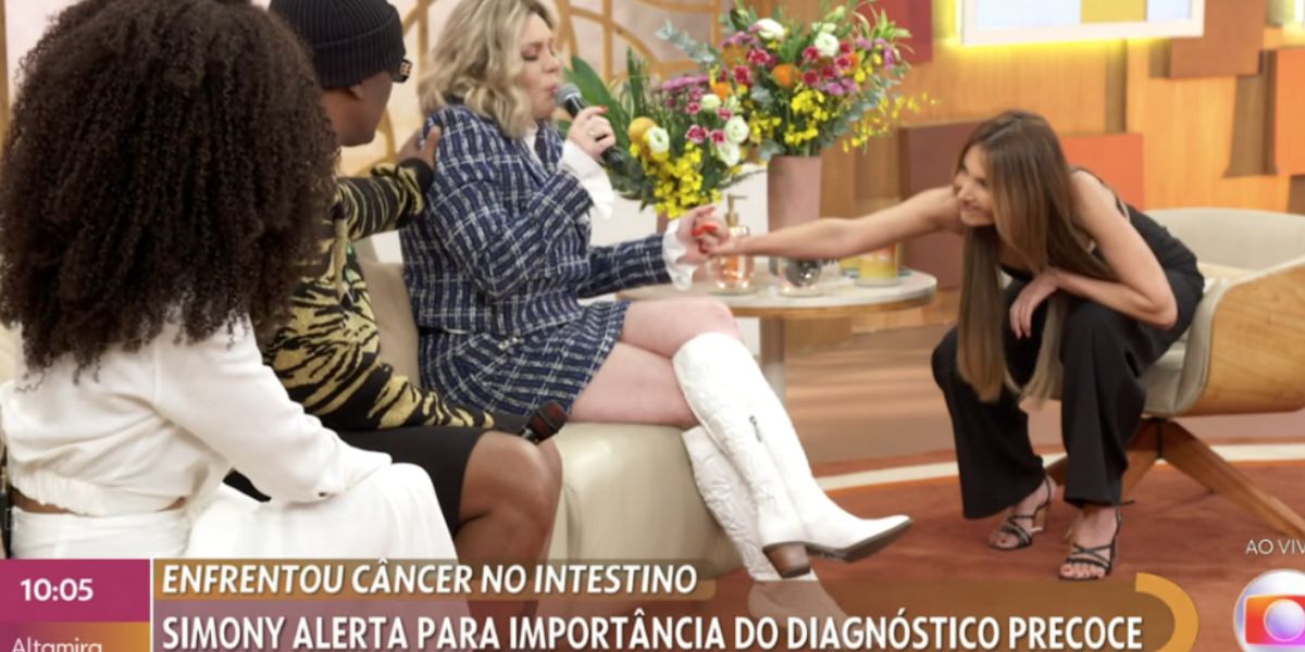 Simony é amparada por Patrícia Poeta no Encontro (Foto: Reprodução / Globo)