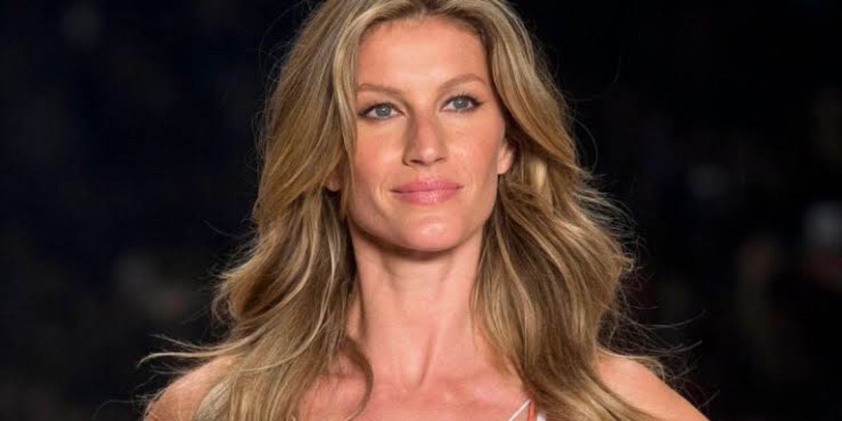 Gisele Bündchen posando para câmera (Reprodução/Internet)