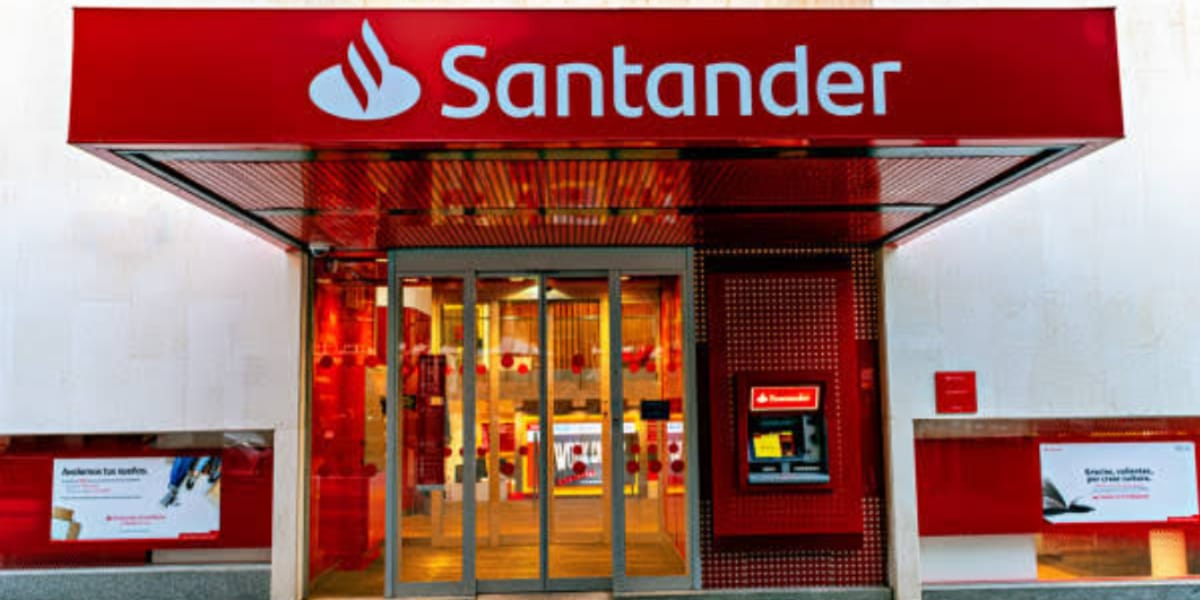 Santander revolta seus funcionários (Reprodução: Internet)