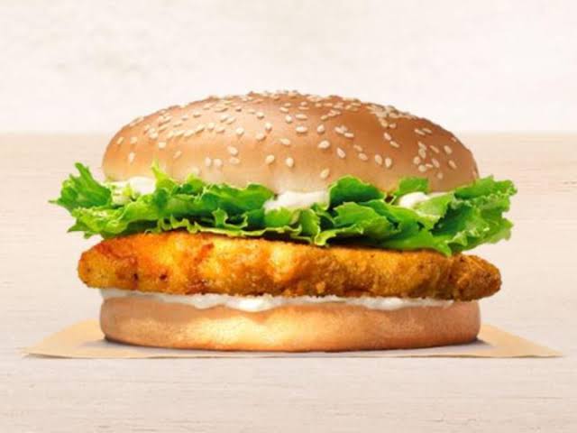 Chicken Jr, lanche que estava impróprio para consumo (Reprodução: Internet)