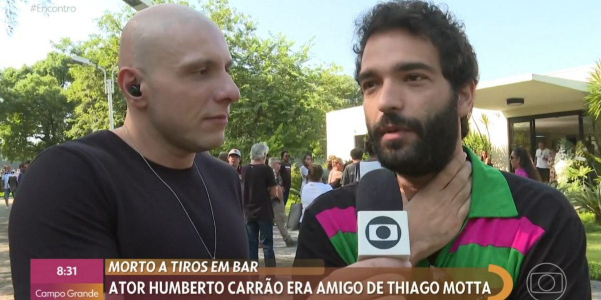 Repórter Ivo Madogglio entrevistou Humberto Carrão no crematório (Foto: Reprodução/TV Globo)