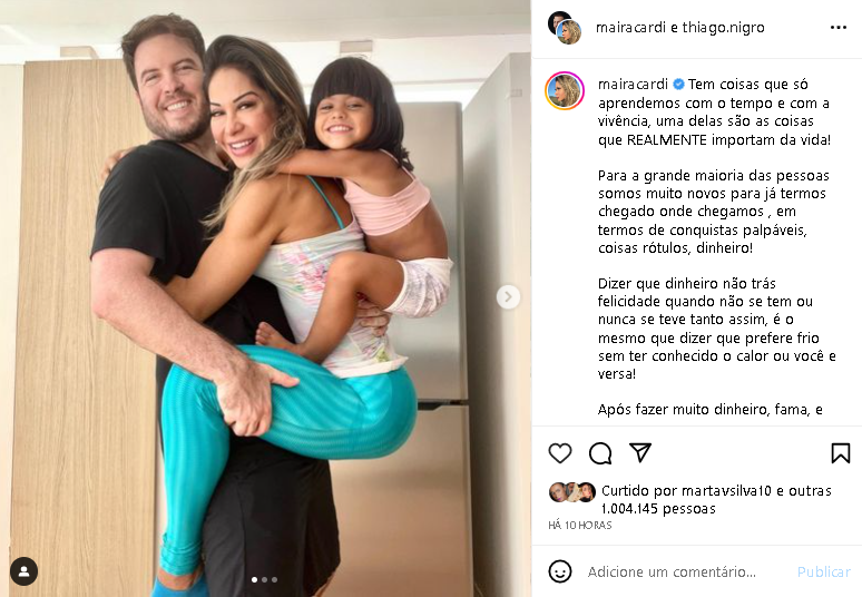 Maíra Cardi surgiu com a filha e o namorado, Thiago Nigro (Foto: Reprodução/ Instagram)