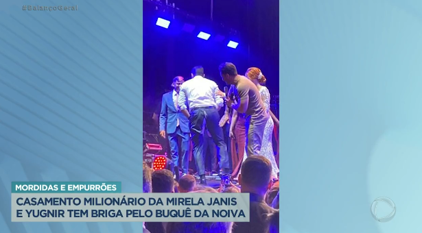 Yugnir, ex de Marília Mendonça ficou com a calça rasgada (Foto Reprodução/PlayPlus)