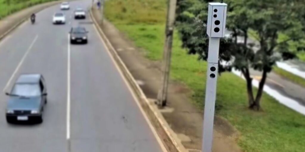 ALERTA: Motoristas precisam saber URGENTE que em novos radares não adiantará frear em cima - Foto Reprodução Internet