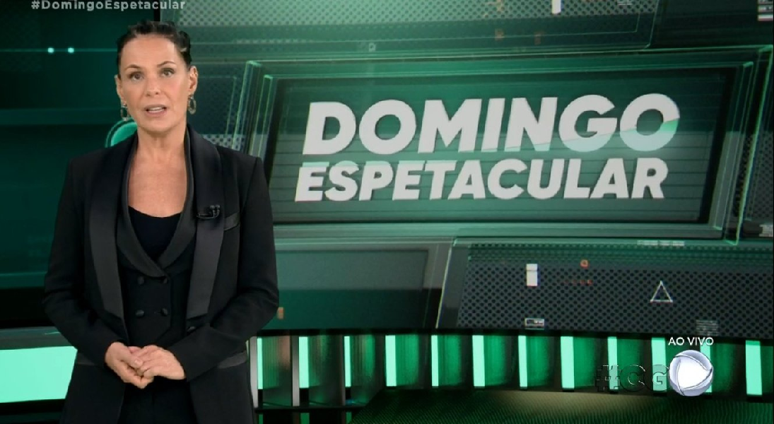 Carolina Ferraz sob comando do 'Domingo Espetacular' (Foto: Reprodução/ Internet)