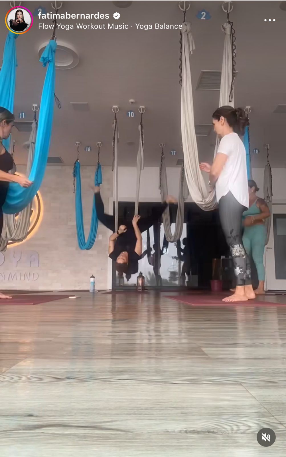 Fátima Bernardes em sua aula de Yoga - Foto Reprodução Instagram