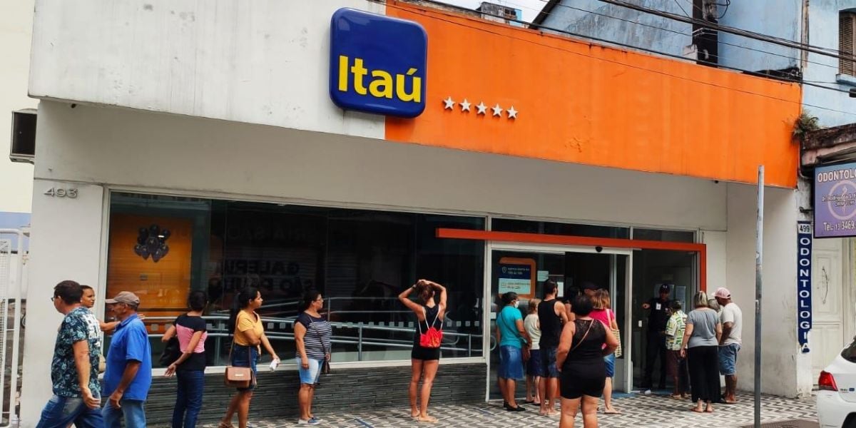 Comunicado oficial, agência fechada e funcionários surpresos: A situação do Itaú que está enfurecendo clientes - Foto: Reprodução