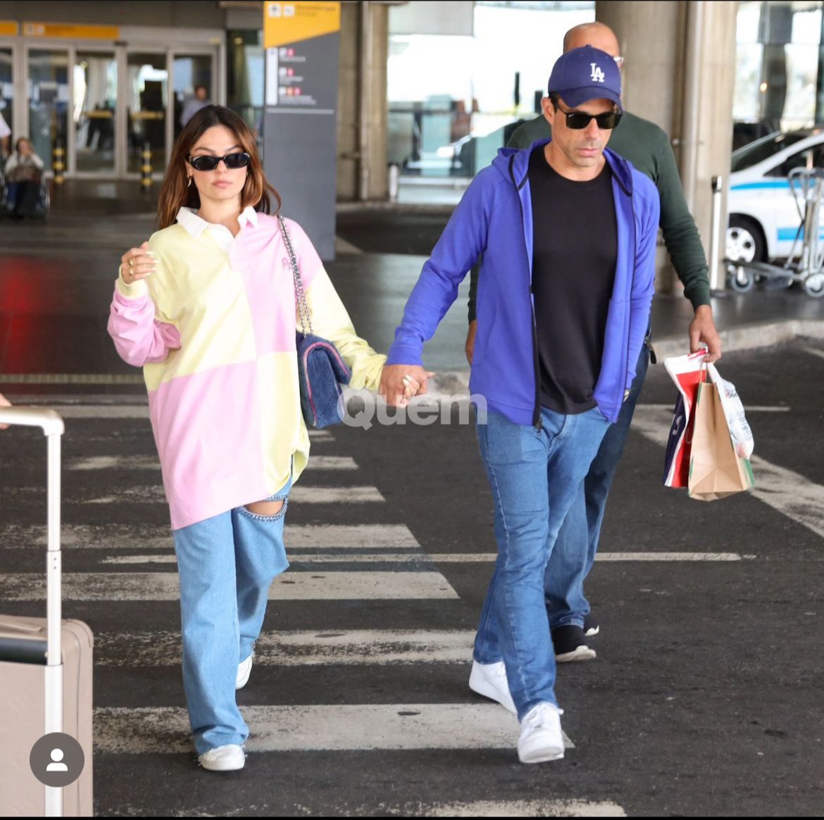 Ísis Valverde e Marcus Buaiz são flagrados em aeroporto - Foto Reprodução Revista Quem