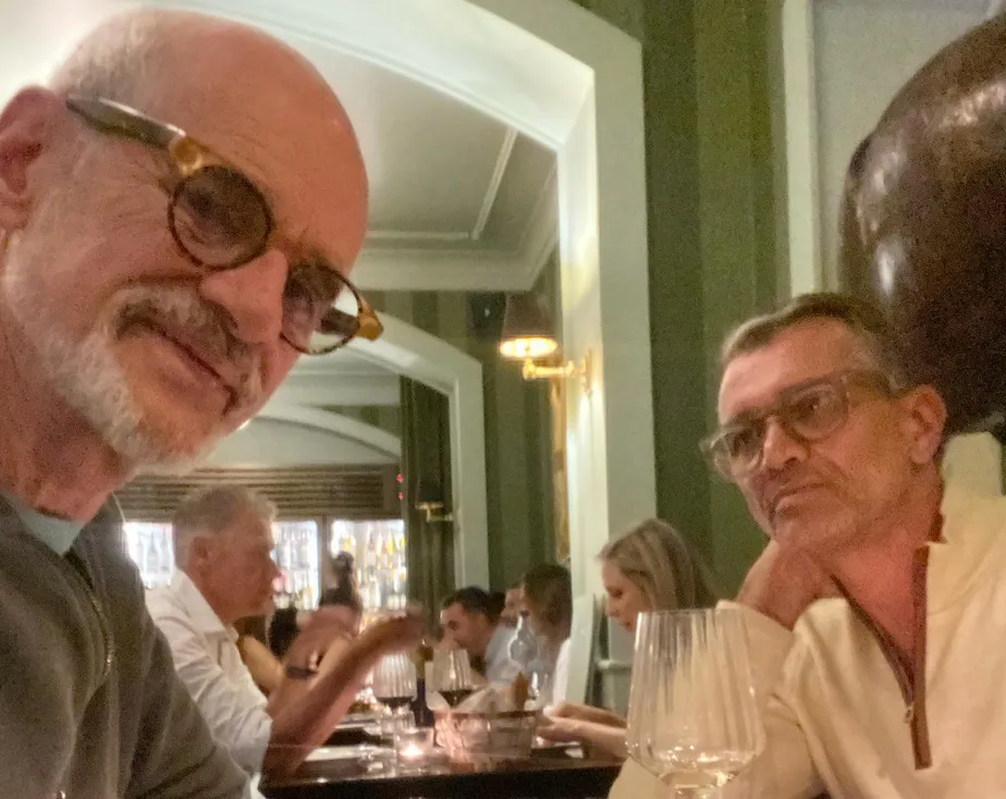 Marcos Caruso e o namorado, Marcos Paiva em restaurante em jantar - Foto Reprodução Instagram