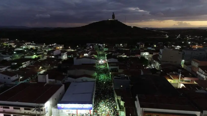 Multidões percorrem as ruas da cidade em grande festa - Foto Divulgação Prefeitura de Santa Cruz