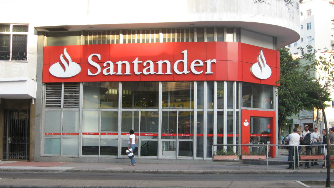 Unidade do Banco Santander (Foto: Reprodução/ Internet)