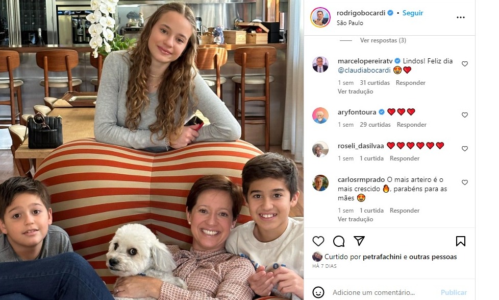 Claudia Bocardi e os filhos, Ane, Gustavo e Gabriel, no Dia das Mães(Reprodução: Instagram)