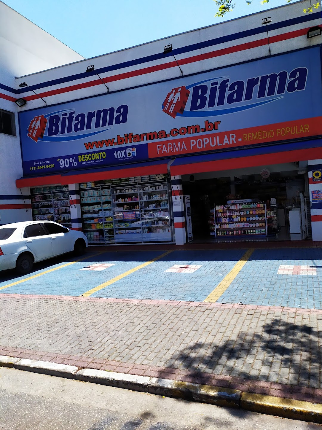 A rede de drogarias bifarma formaram uma das maiores franquias do Brasil (Reprodução - Internet)