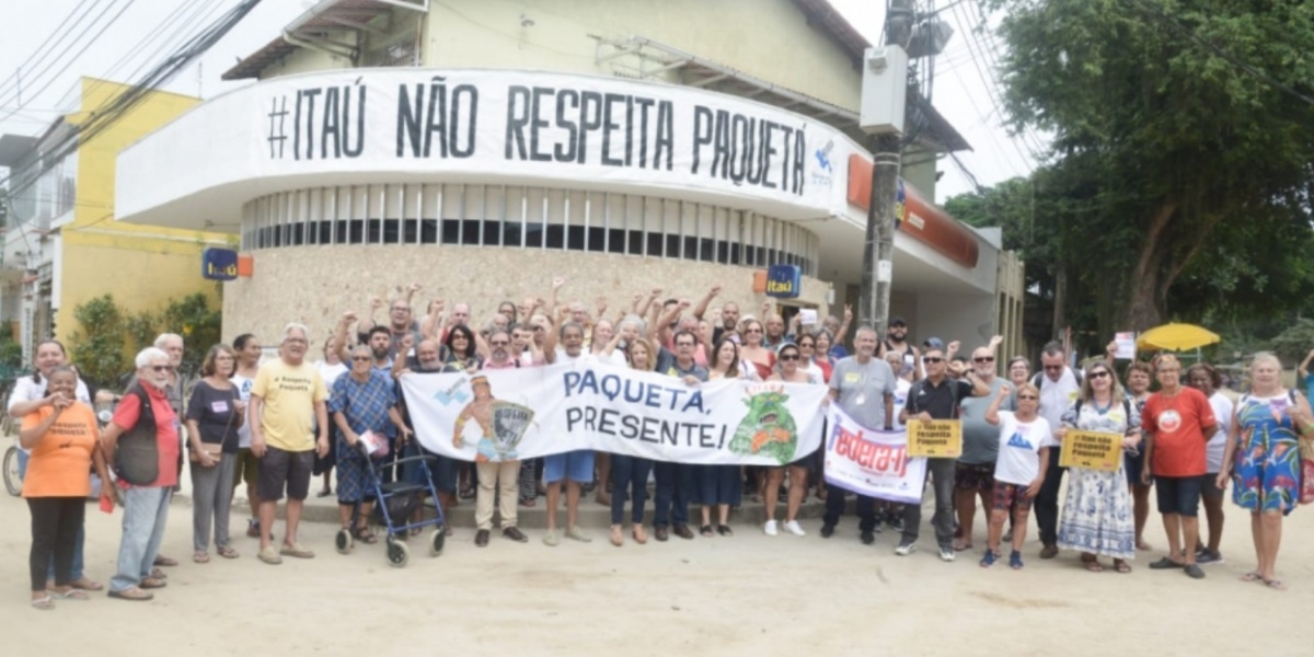 Moradores da Ilha do Paquetá protestam contra fechamento de agência do Itaú - Foto: Reprodução/Internet