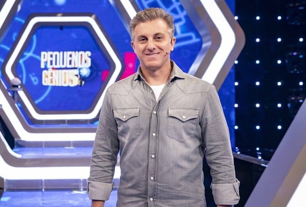 Luciano Huck foi surpreendido com um pedido no SBT (Reprodução: Globo)