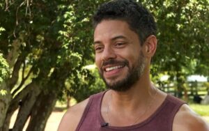 Paulo Lessa interpreta Jonatas em Terra e Paixão (Foto: Reprodução / Globo)